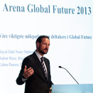 4. april: Kronprins Haakon deltar ved åpningen av konferansen Arena Global Future, og møter fem av deltakerne for samtaler (Foto: Lise Åserud, NTB Scanpix)